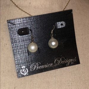Premier Designs pearl earrings